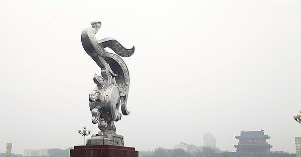 广场不锈钢娈凤腾飞凤凰景观雕塑图片