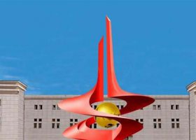 广场不锈钢拥抱未来雕塑