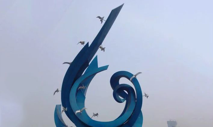 广场不锈钢鸽子雕塑图片