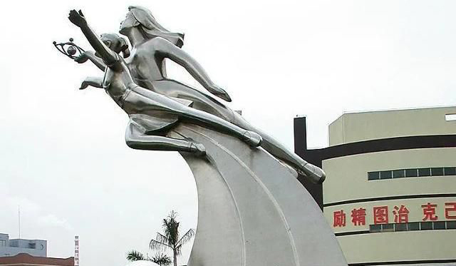校园不锈钢希望雕塑图片