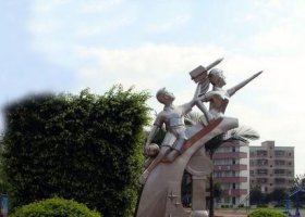 校园不锈钢腾飞景观雕塑