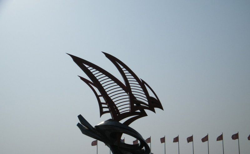 广场不锈钢抽象帆船雕塑图片