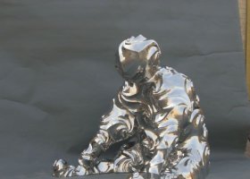 公园抽象不锈钢融化的人物雕塑