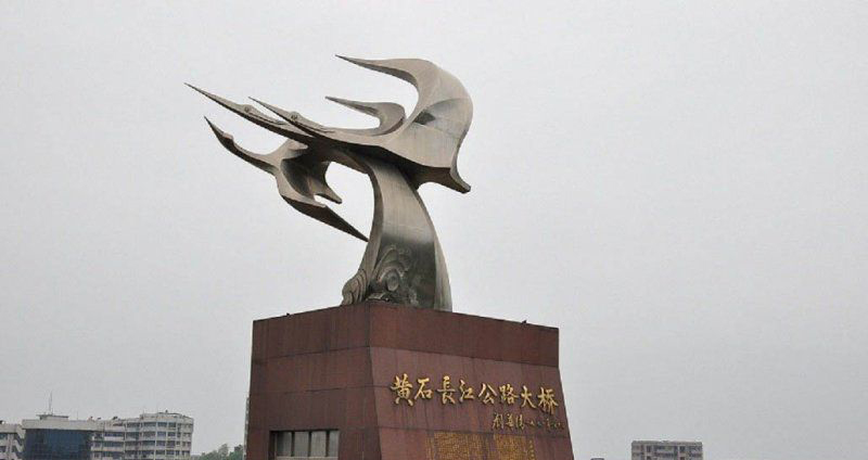不锈钢海鸥和海浪城市雕塑图片