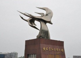 不锈钢海鸥和海浪城市雕塑