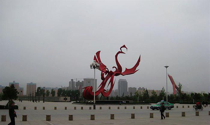 广场不锈钢凤凰展翅雕塑图片