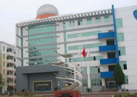 校园不锈钢翱翔景观雕塑