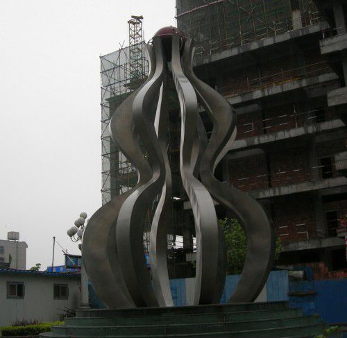 小区不锈钢抽象葫芦雕塑图片