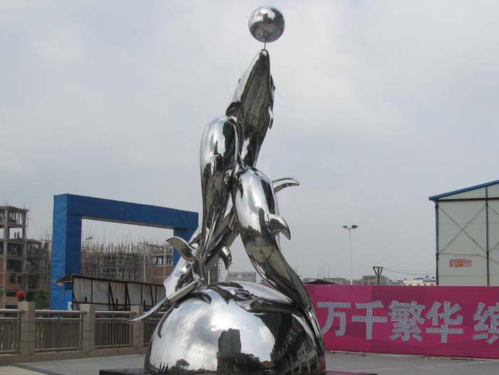 不锈钢动物三个海豚雕塑图片