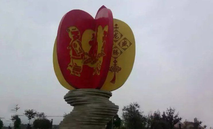 公园不锈钢抽象雕塑图片