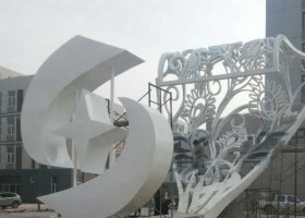 不锈钢S雕刻天窗公园景观雕塑