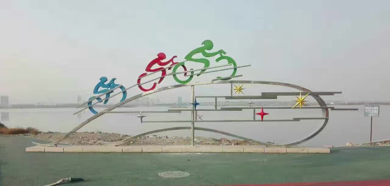 不锈钢大型骑车雕塑图片