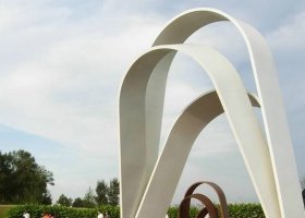 不锈钢N字型广场景观雕塑