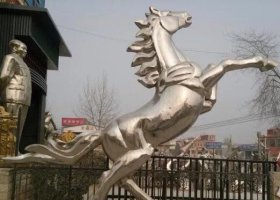 锻造不锈钢马雕塑