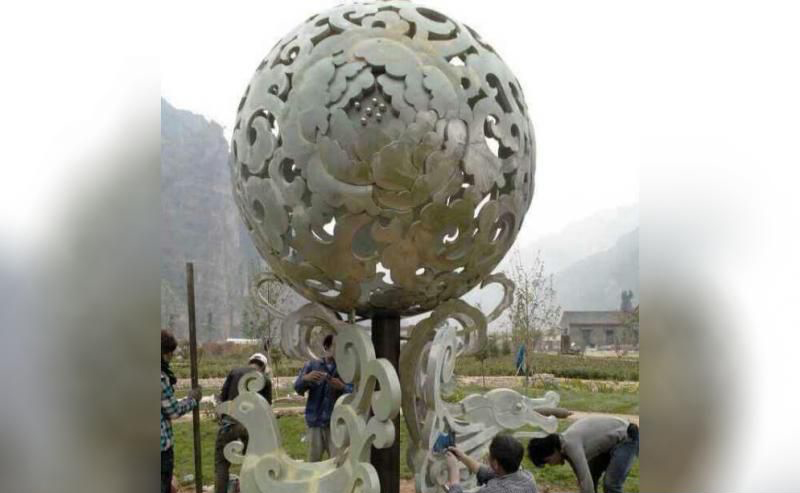 广场不锈钢花球雕塑图片