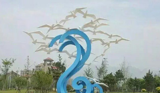 广场鸽不锈钢雕塑图片