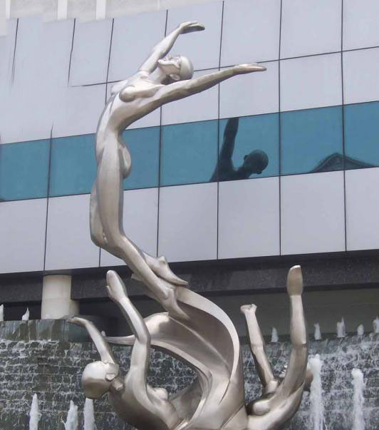 不锈钢练杂技抽象人物雕塑图片