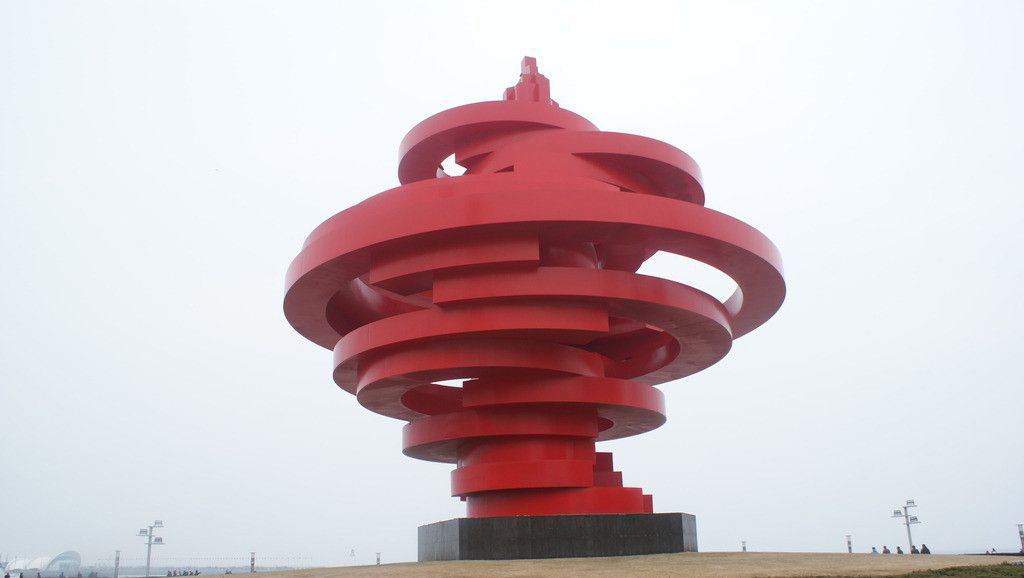 广场不锈钢五月的风景观雕塑图片