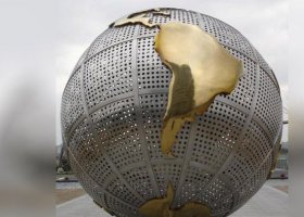 不锈钢地球地图雕塑