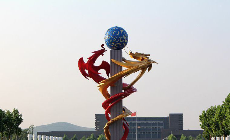 不锈钢戏珠广场景观雕塑图片