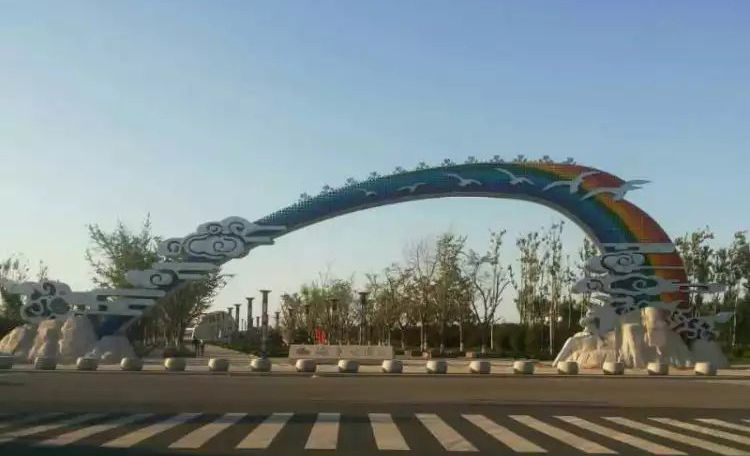 不锈钢彩虹雕塑图片