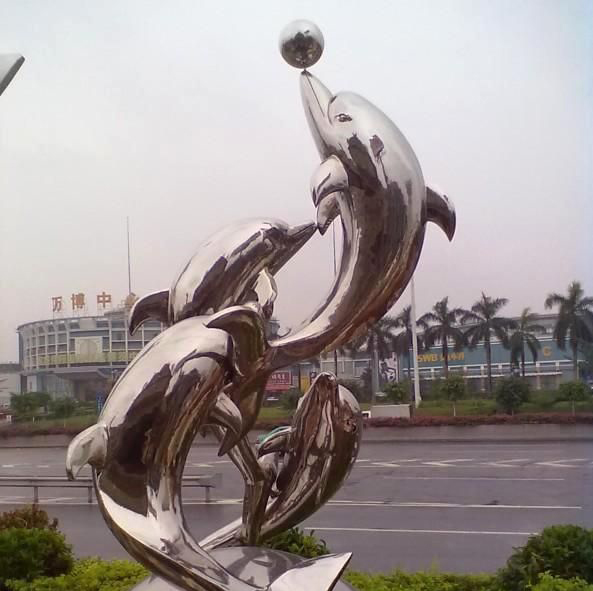 不锈钢海豚顶球造型雕塑图片