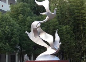 校园不锈钢搏击时空景观雕塑