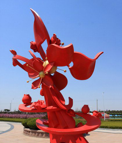 公园不锈钢花朵景观雕塑图片