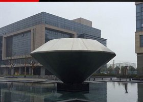 广场不锈钢钻石景观雕塑