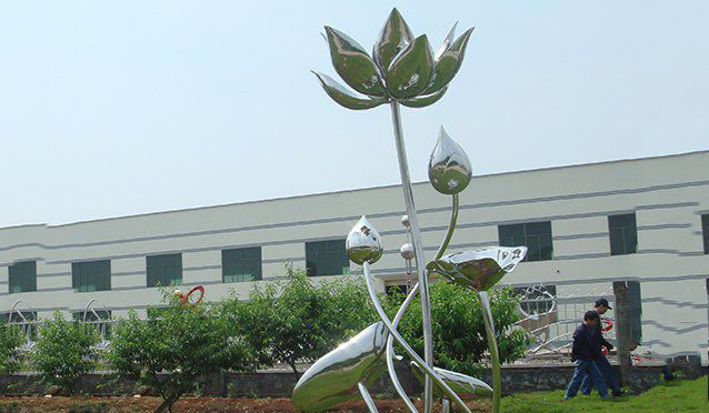不锈钢荷花雕塑图片