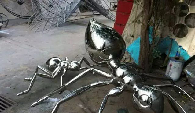 广场不锈钢蚂蚁雕塑图片
