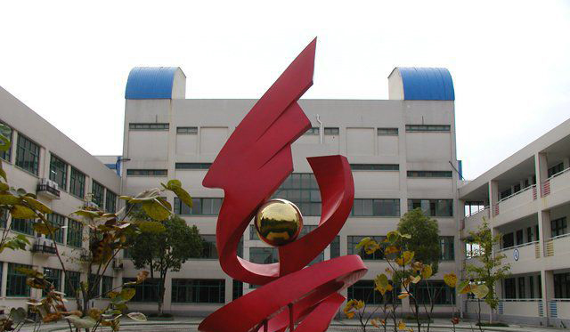 学校不锈钢雕塑图片