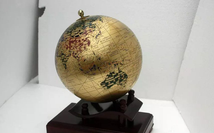 校园不锈钢地球仪雕塑图片