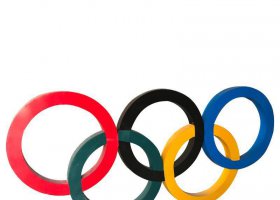 不锈钢喷漆奥运五环雕塑