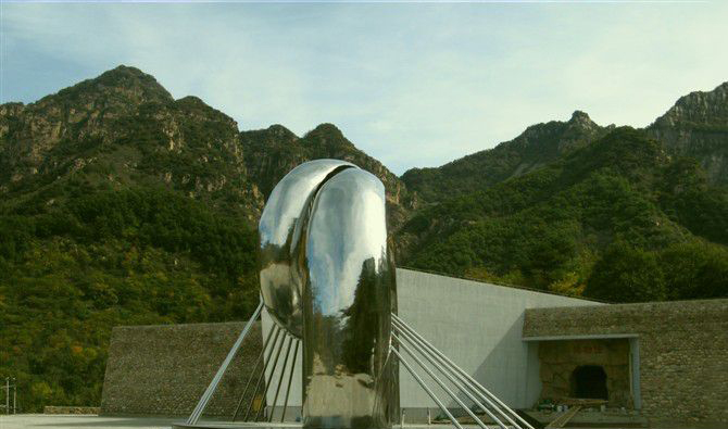 广场不锈钢大型抽象雕塑图片