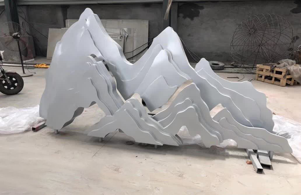 假山不锈钢抽象雕塑图片