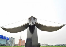 不锈钢公平秤雕塑
