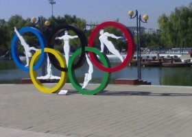 不锈钢运动五环雕塑