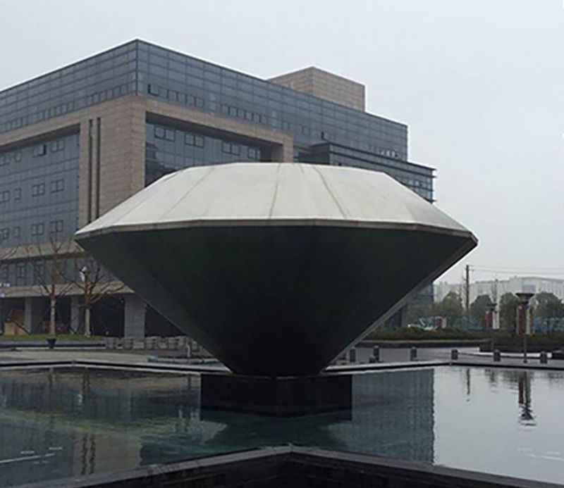 不锈钢钻石广场雕塑图片