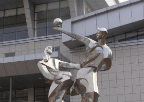 广场不锈钢艺术体操人物雕塑
