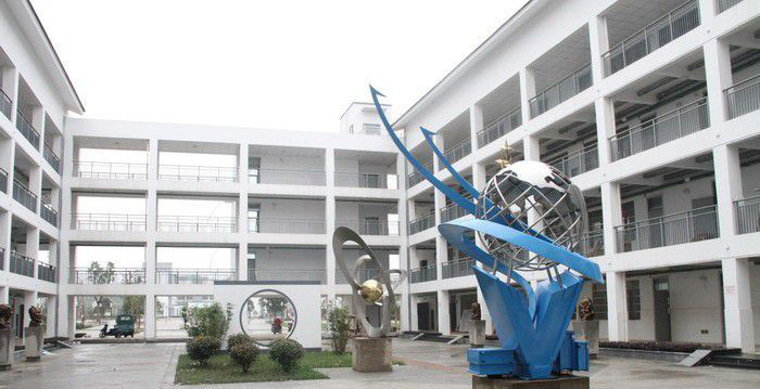 校园不锈钢书籍地球雕塑图片