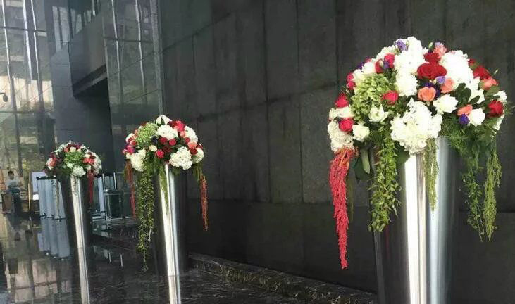 公司不锈钢花瓶雕塑图片
