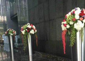 公司不锈钢花瓶雕塑