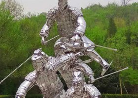 古代不锈钢滑雪人物雕塑