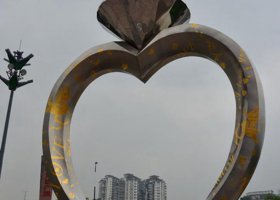 广场不锈钢钻戒景观雕塑