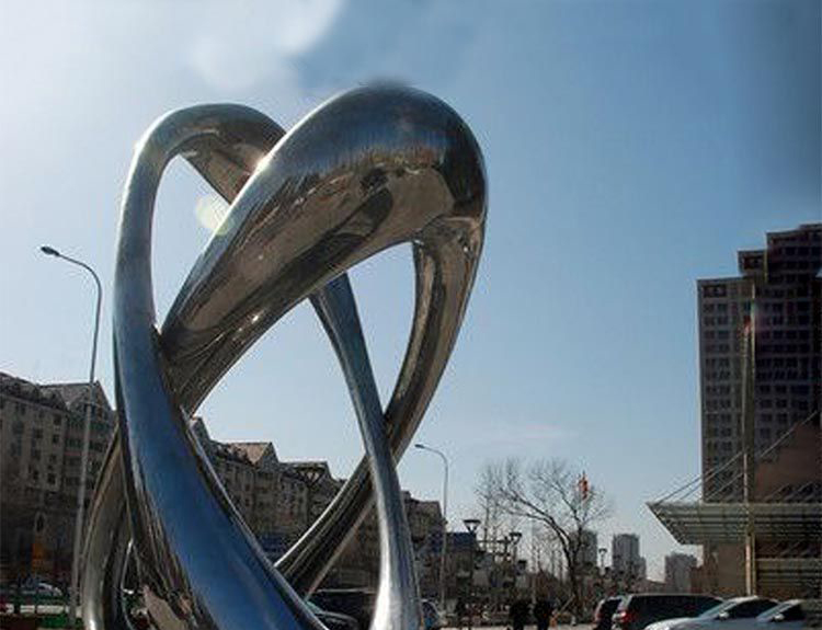 广场不锈钢双环交叉景观雕塑图片