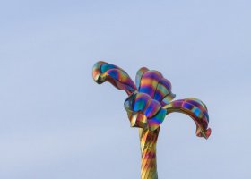 不锈钢五彩花朵公园景观雕塑