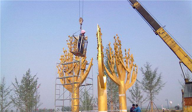 公园不锈钢发财树雕塑图片
