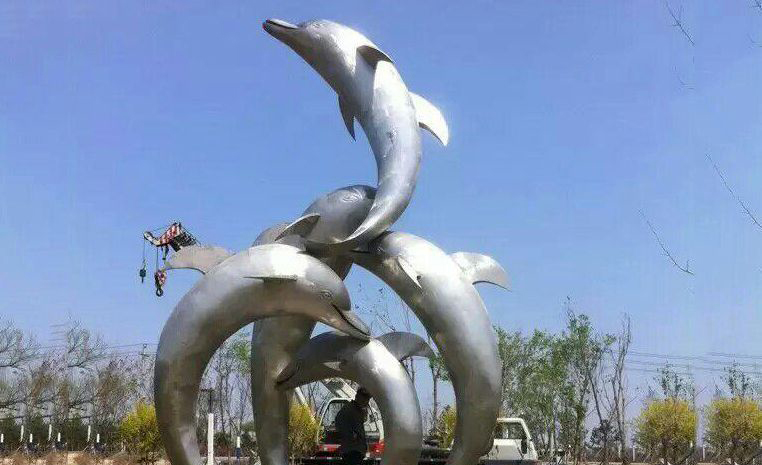 公园不锈钢海豚嬉戏雕塑图片