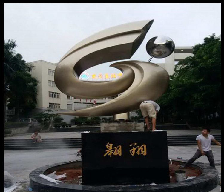 不锈钢翱翔学校景观雕塑图片